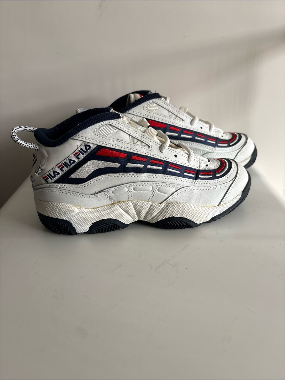 1990's FILA Vintage Basketball Sneakers White Navy Red Size 5.5